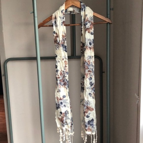 Handmade Scarf from Italy - Picture 7 of 9